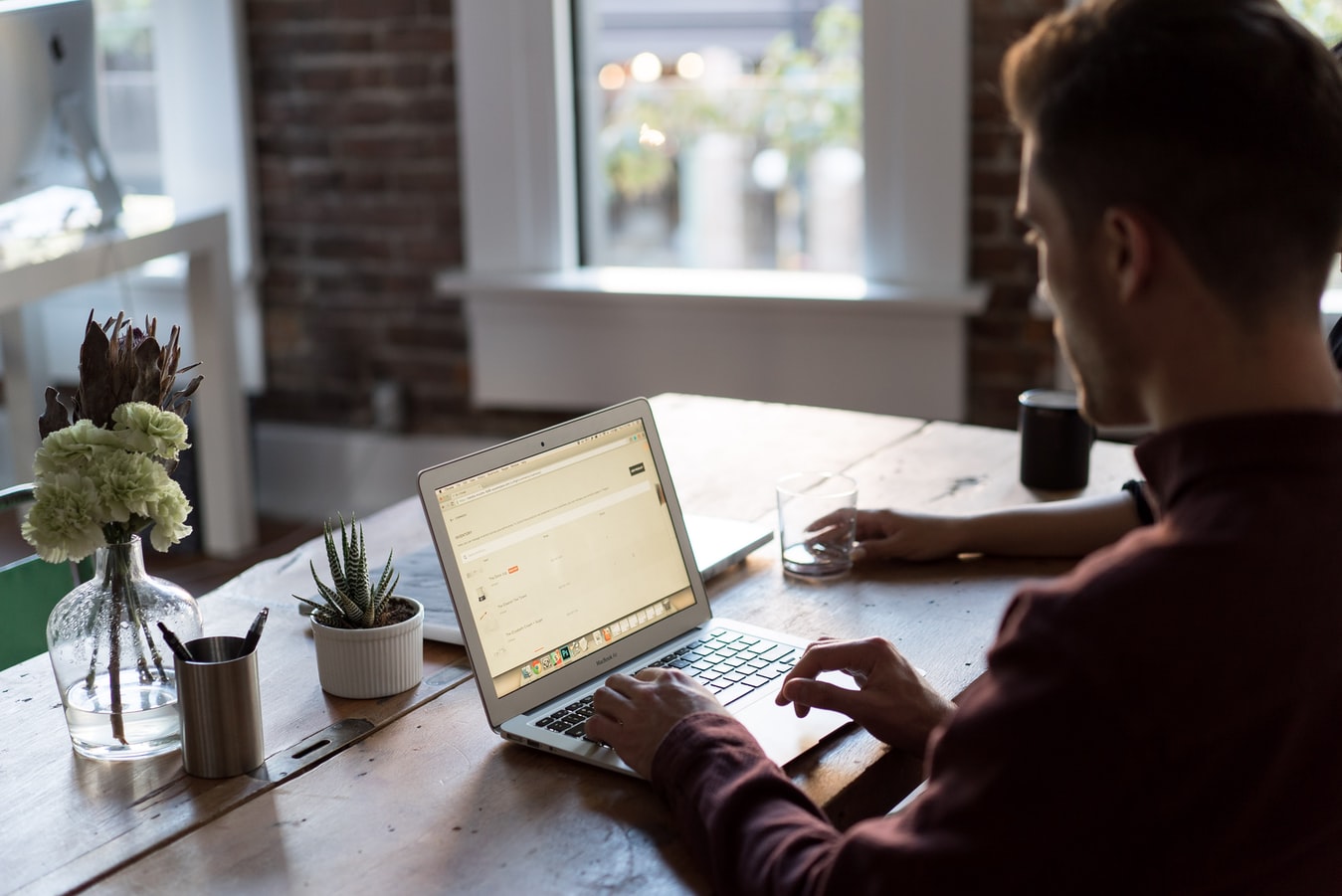 homme au travail